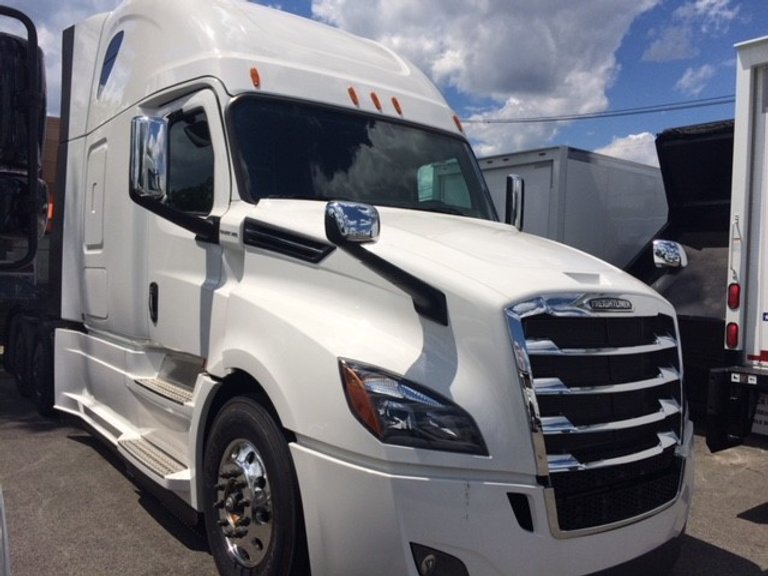 2024 Cascadia 72" Double Bunk North Jersey Truck Center