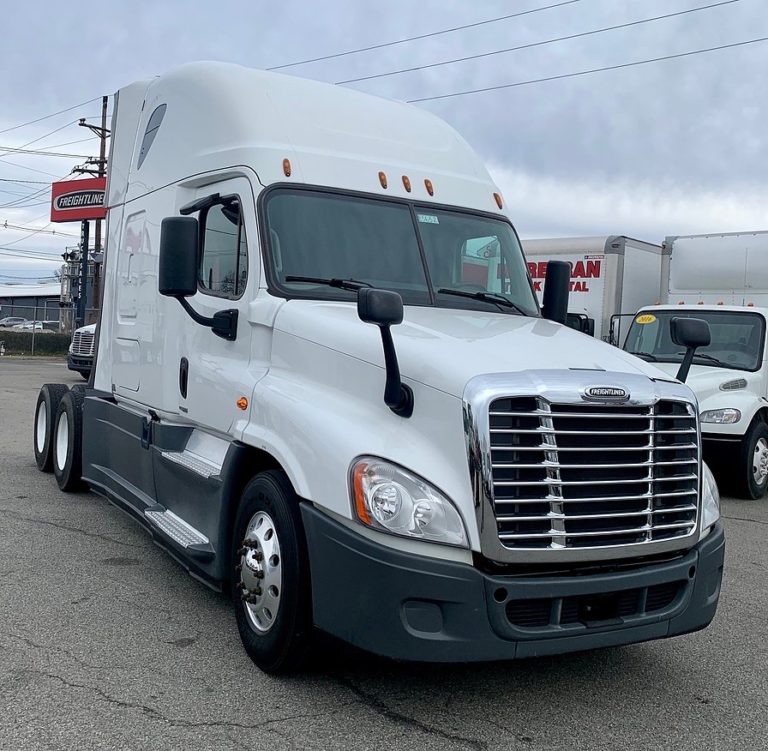 2016 Freightliner CASCADIA - North Jersey Truck Center