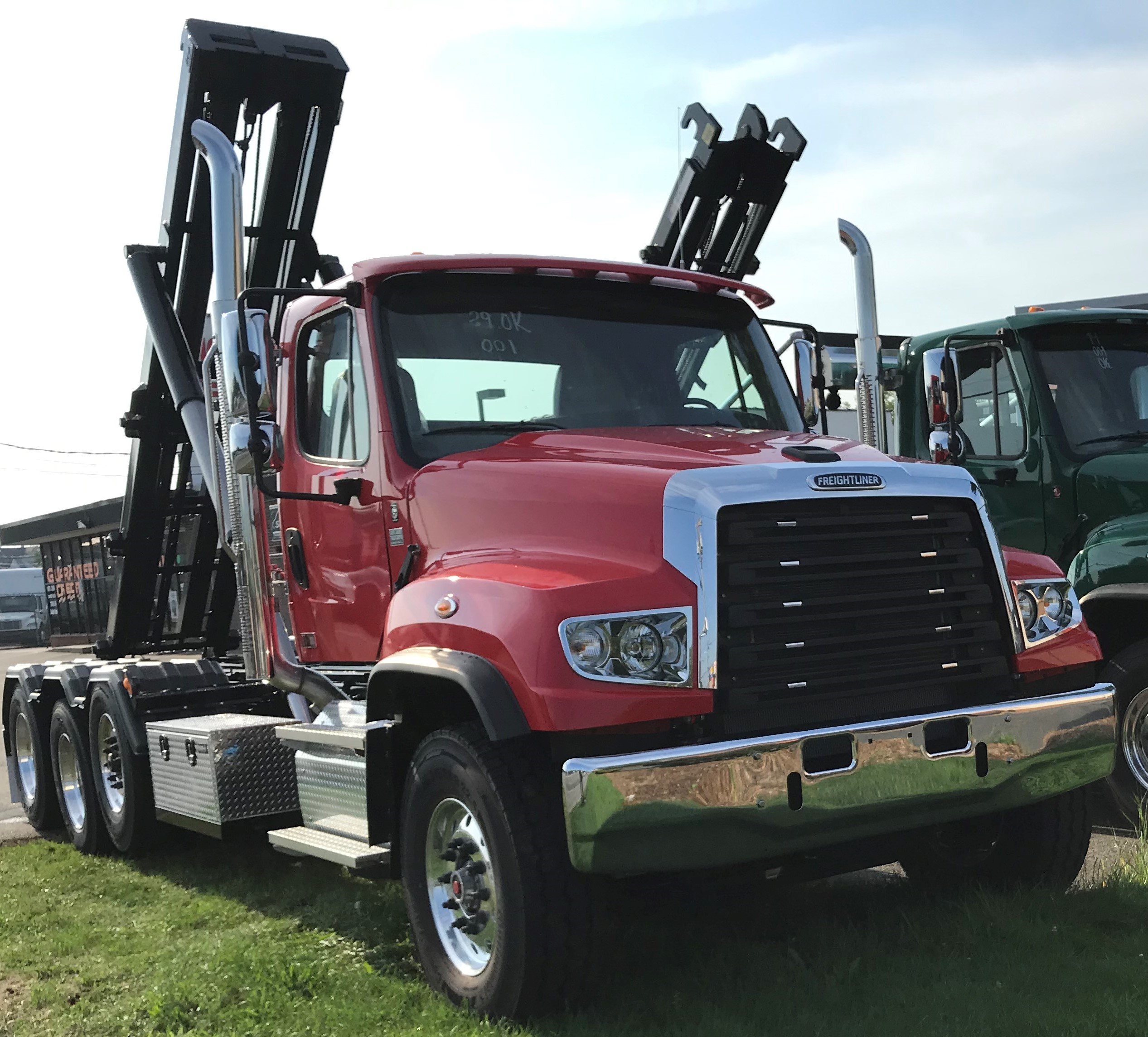 2023 GET YOURS ON ORDER NOW  FOR QUICK DELIVERY  FREIGHTLINER  114 SD