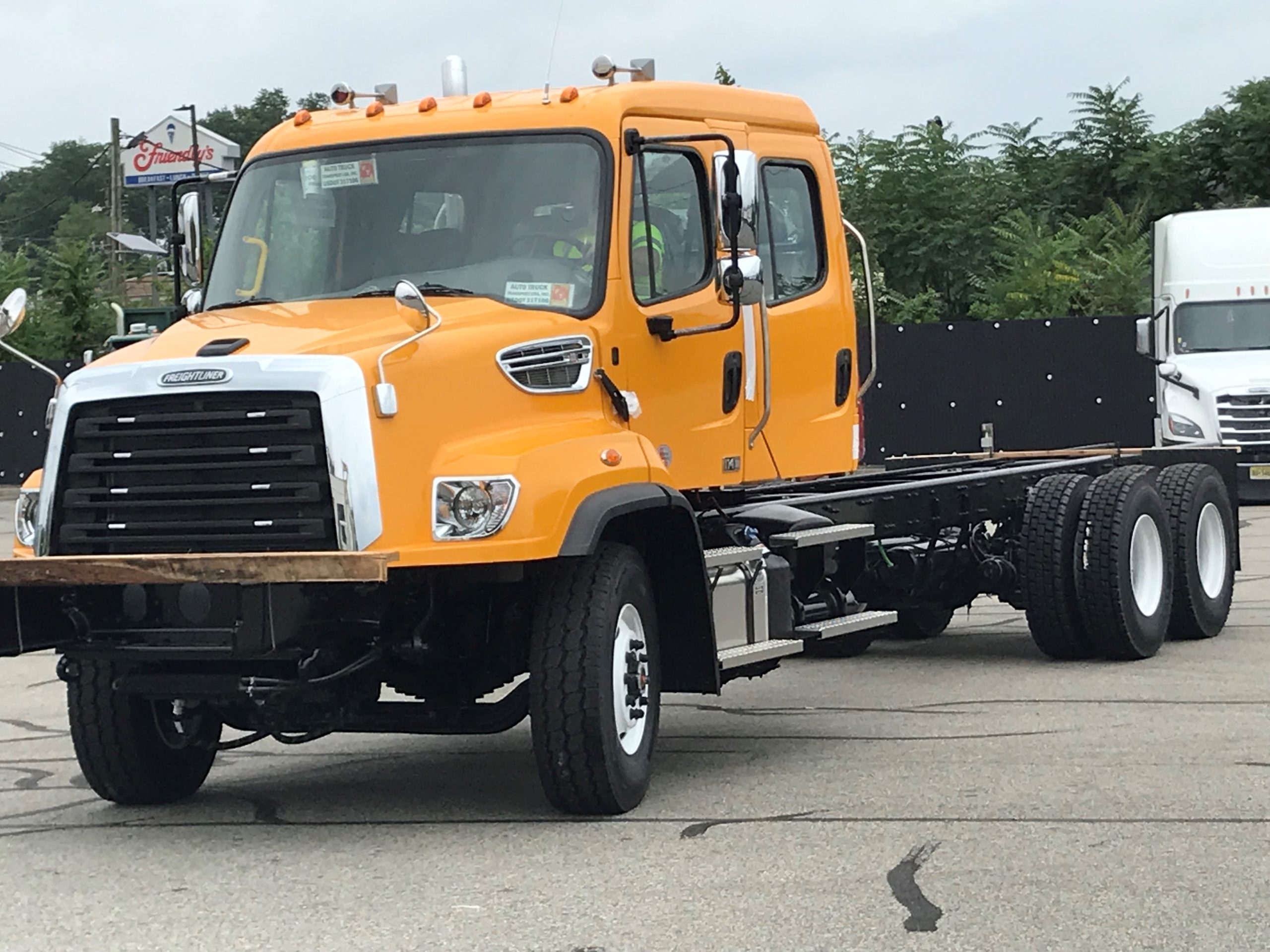 114 SD Crew Cab – Municipal Trucks