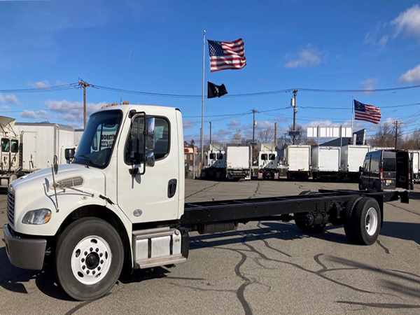 2015 Freightliner M2-106 Cab & Chassis Stock # EC5840