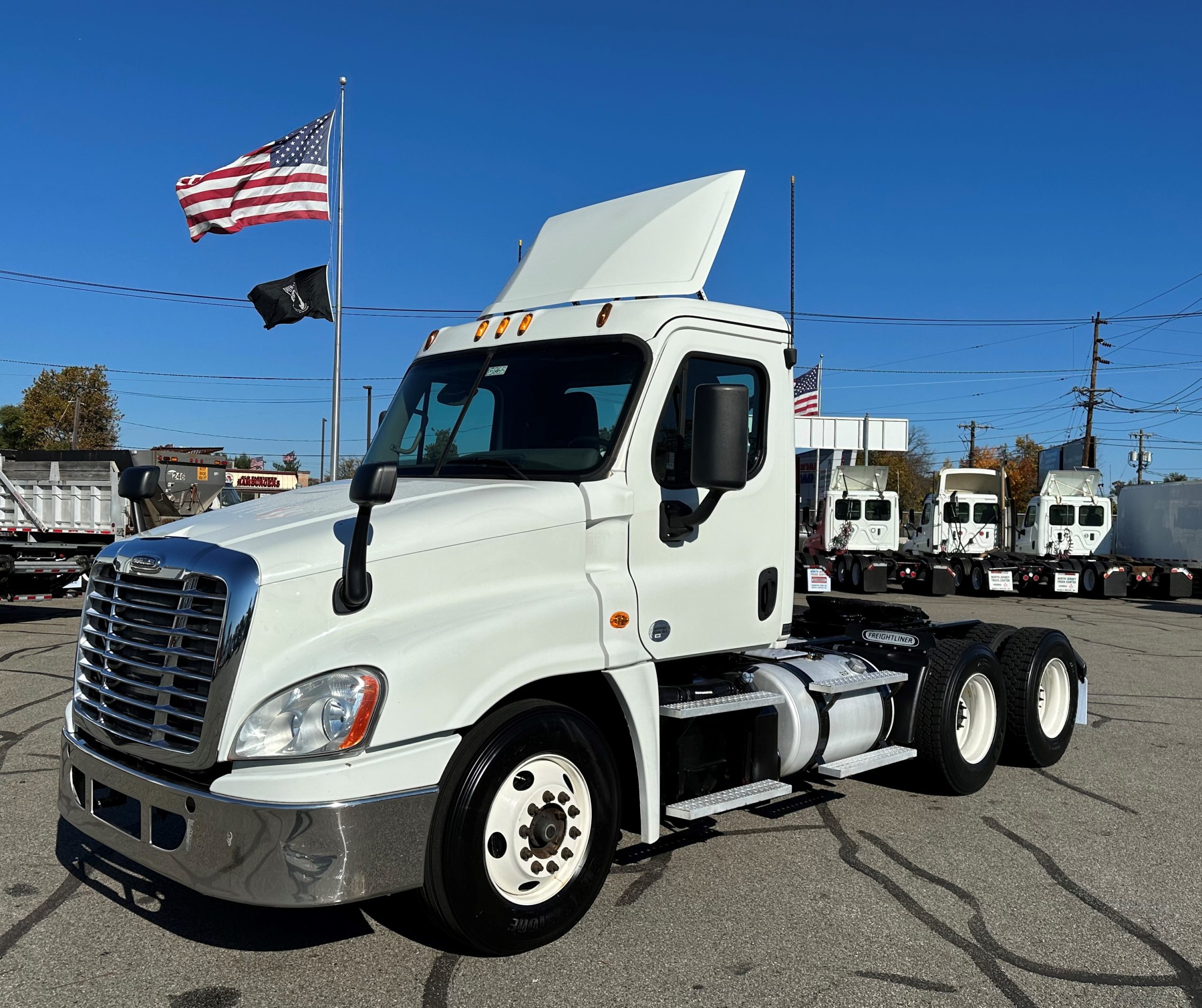 2015 Freightliner CA125 Tandem Axle Day Cab – Only 296k Miles – Stock # EC5865