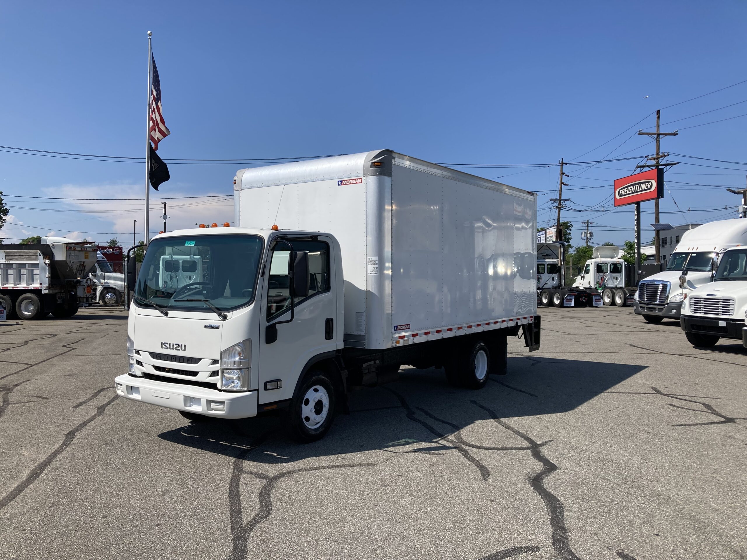 2016 ISUZU NPR 16 Box with Liftgate Reman GM 6.0 V8 Gasoline