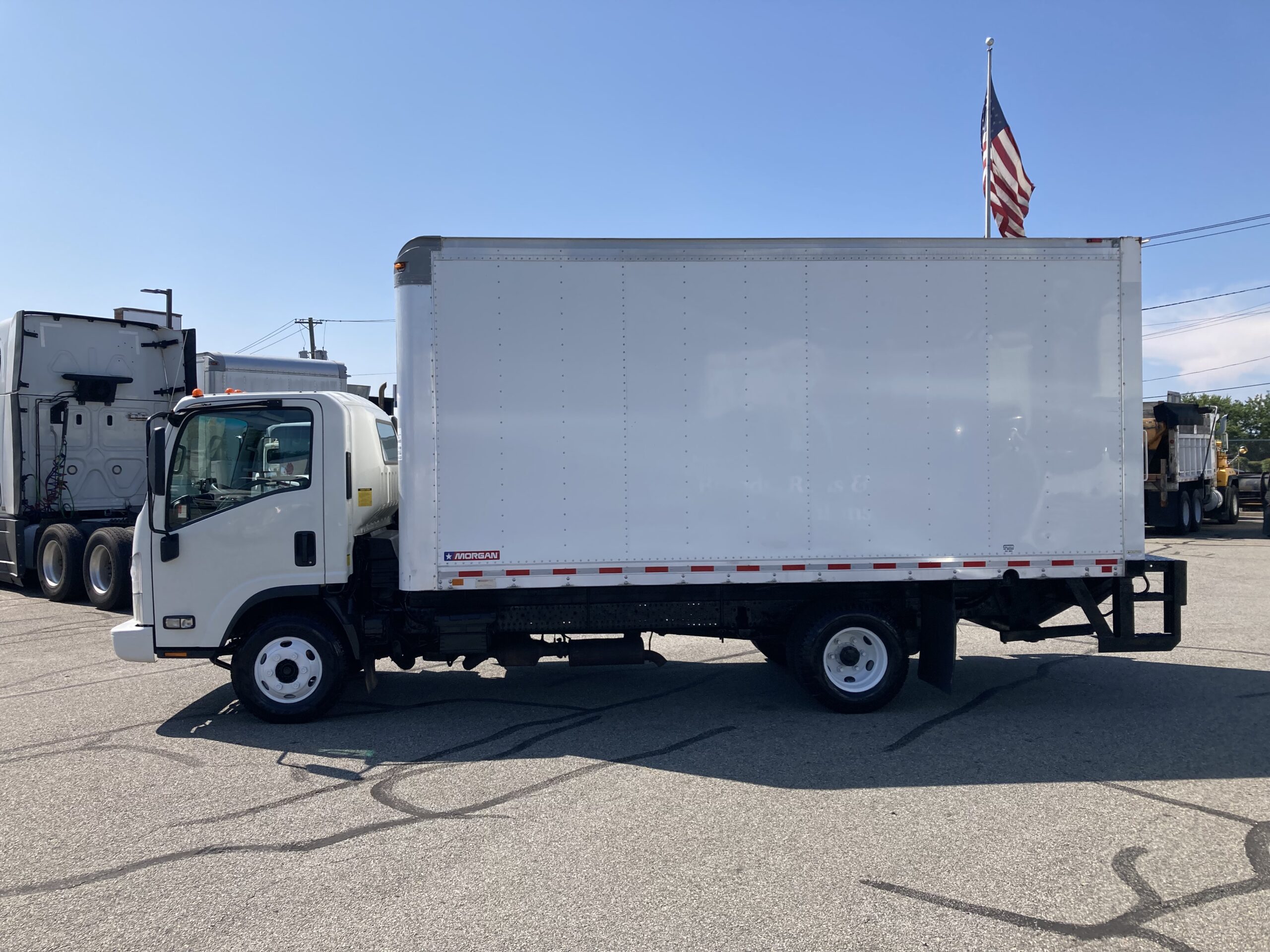 2016 ISUZU NPR 16 Box with Liftgate Reman GM 6.0 V8 Gasoline