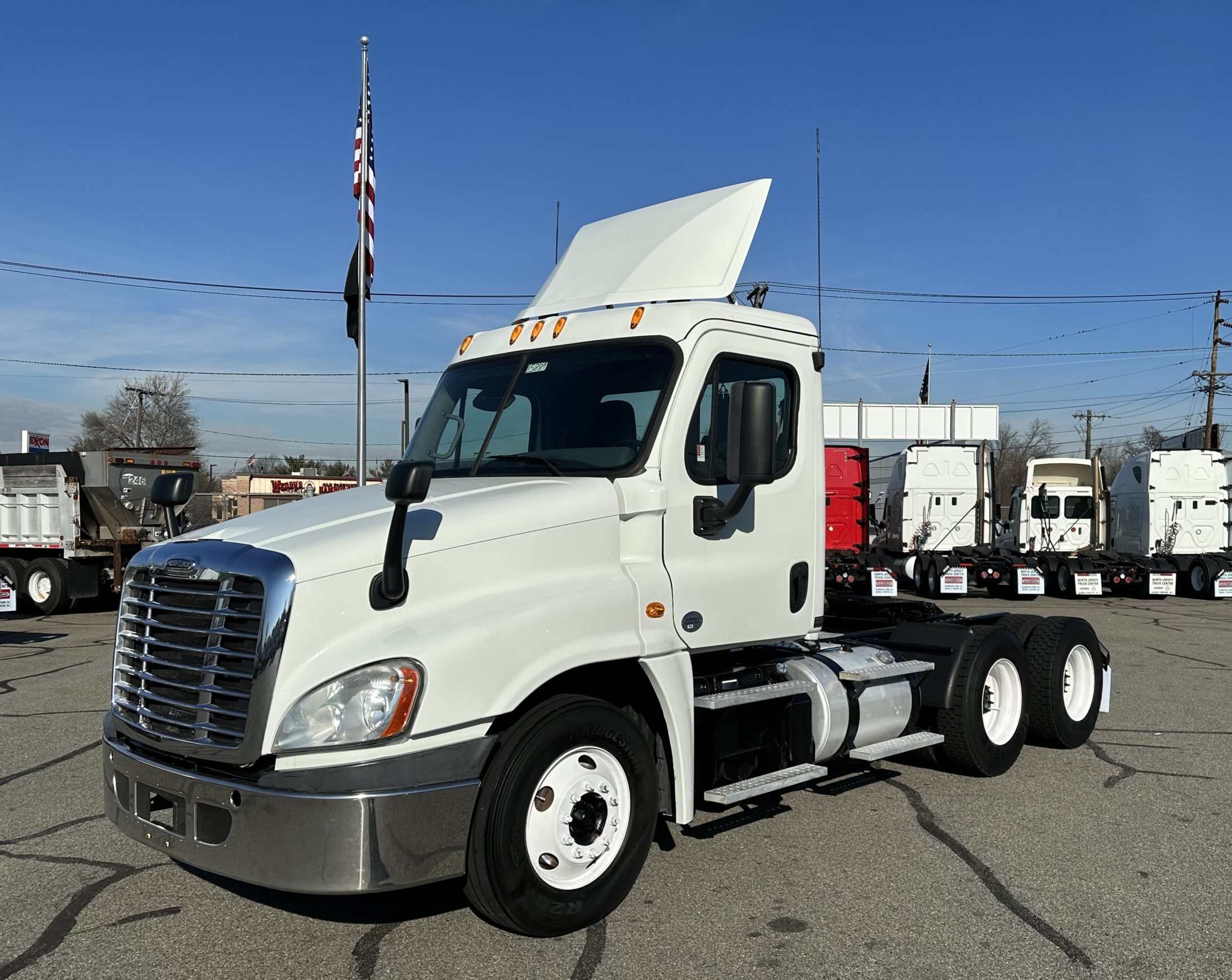 2015 Freightliner CA125 Tandem Axle Day cab – Only 351k Miles – Stock # EC5881