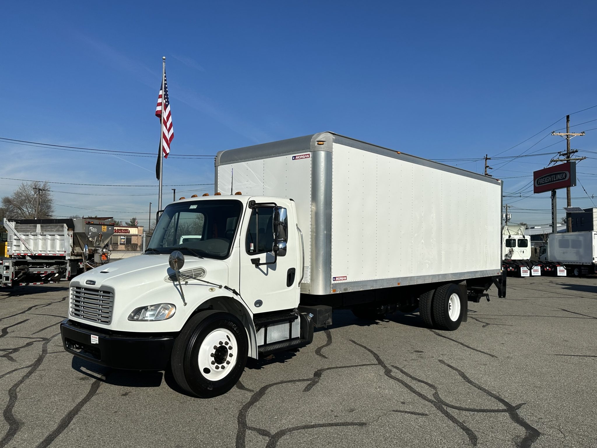 2015 FREIGHTLINER M2 106 24' Box Non CDL 94k Miles Stock