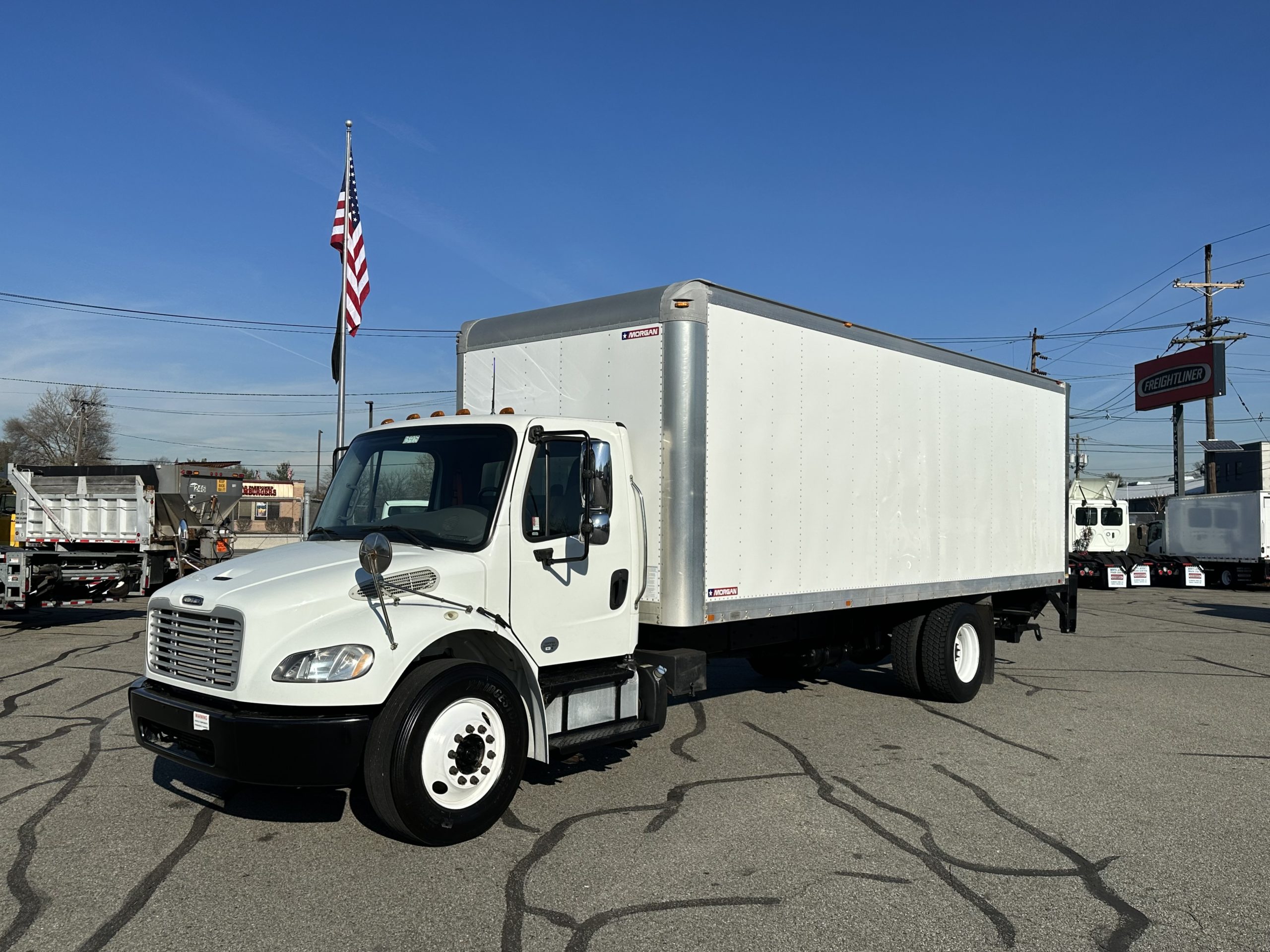 2015 FREIGHTLINER M2 106 – 24′ Box – Non CDL – Only 94k Miles – Stock # EC5905