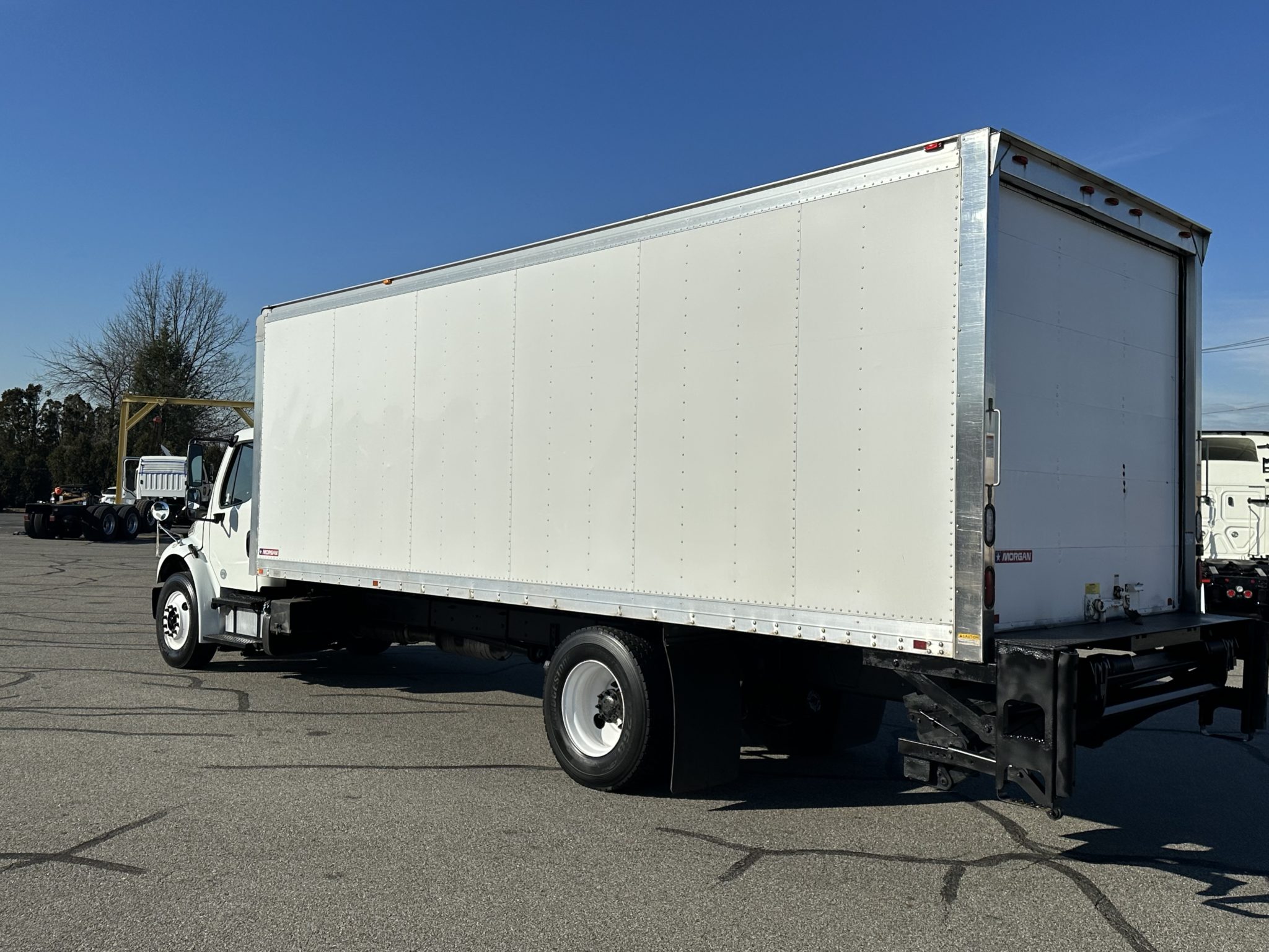 2015 FREIGHTLINER M2 106 24' Box Non CDL 94k Miles Stock