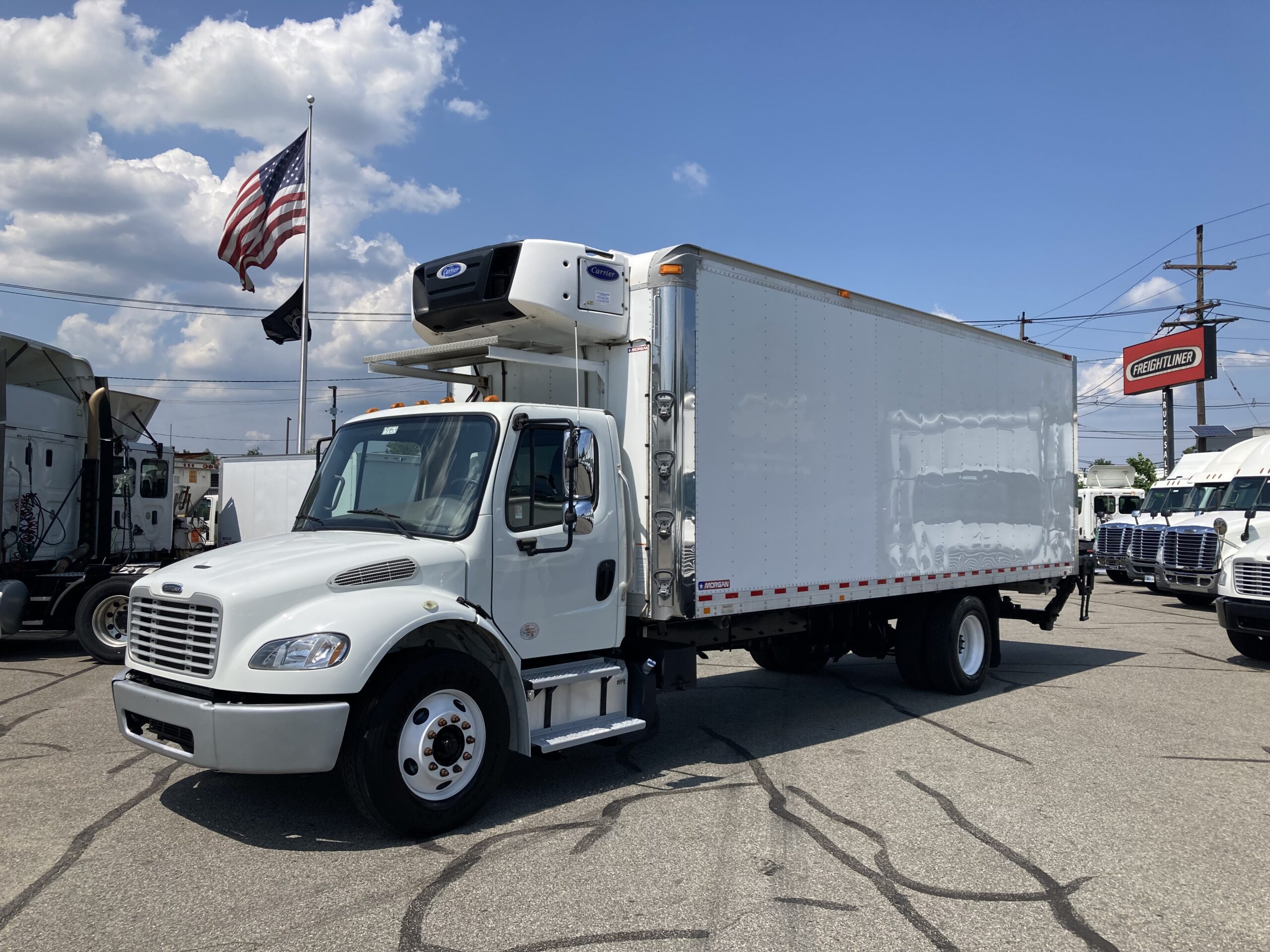 2016 FREIGHTLINER M2 - 26′ Box - Aluminum Liftgate - Air Ride – Non CDL ...