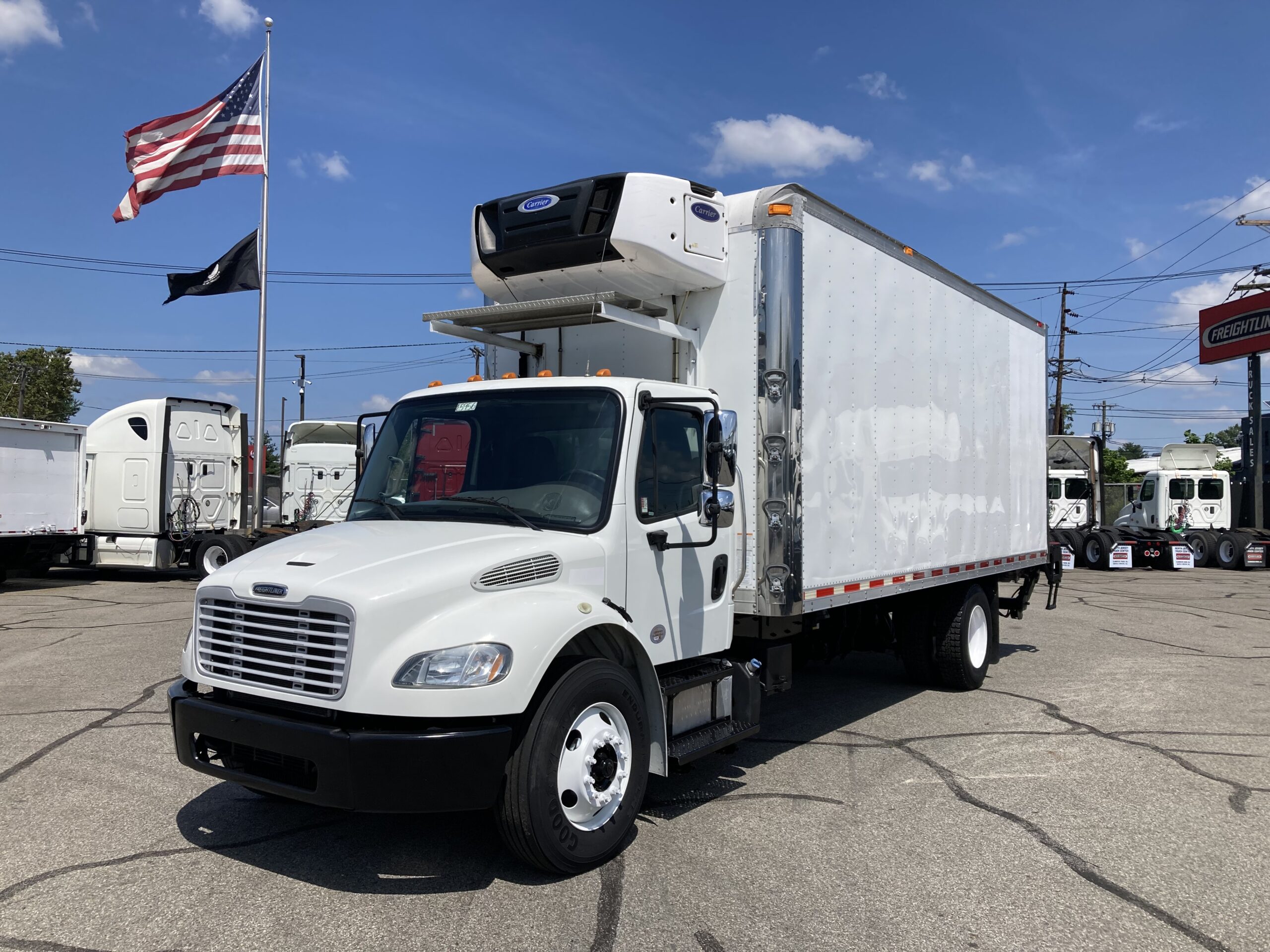 2016 Freightliner M2 - 26′ Box - Aluminum Liftgate - Air Ride – Non Cdl 