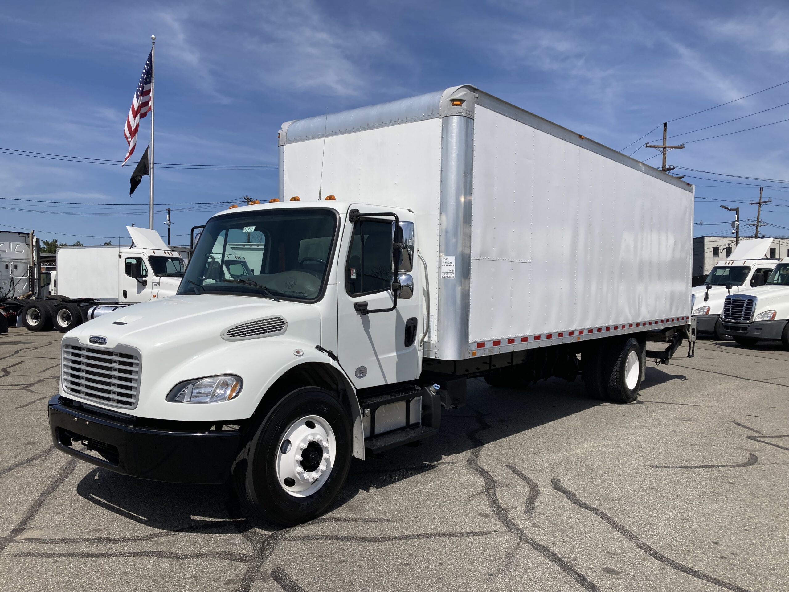 2016 FREIGHTLINER M2 – 26′ Box with Liftgate – Non CDL – Stock # EC5991