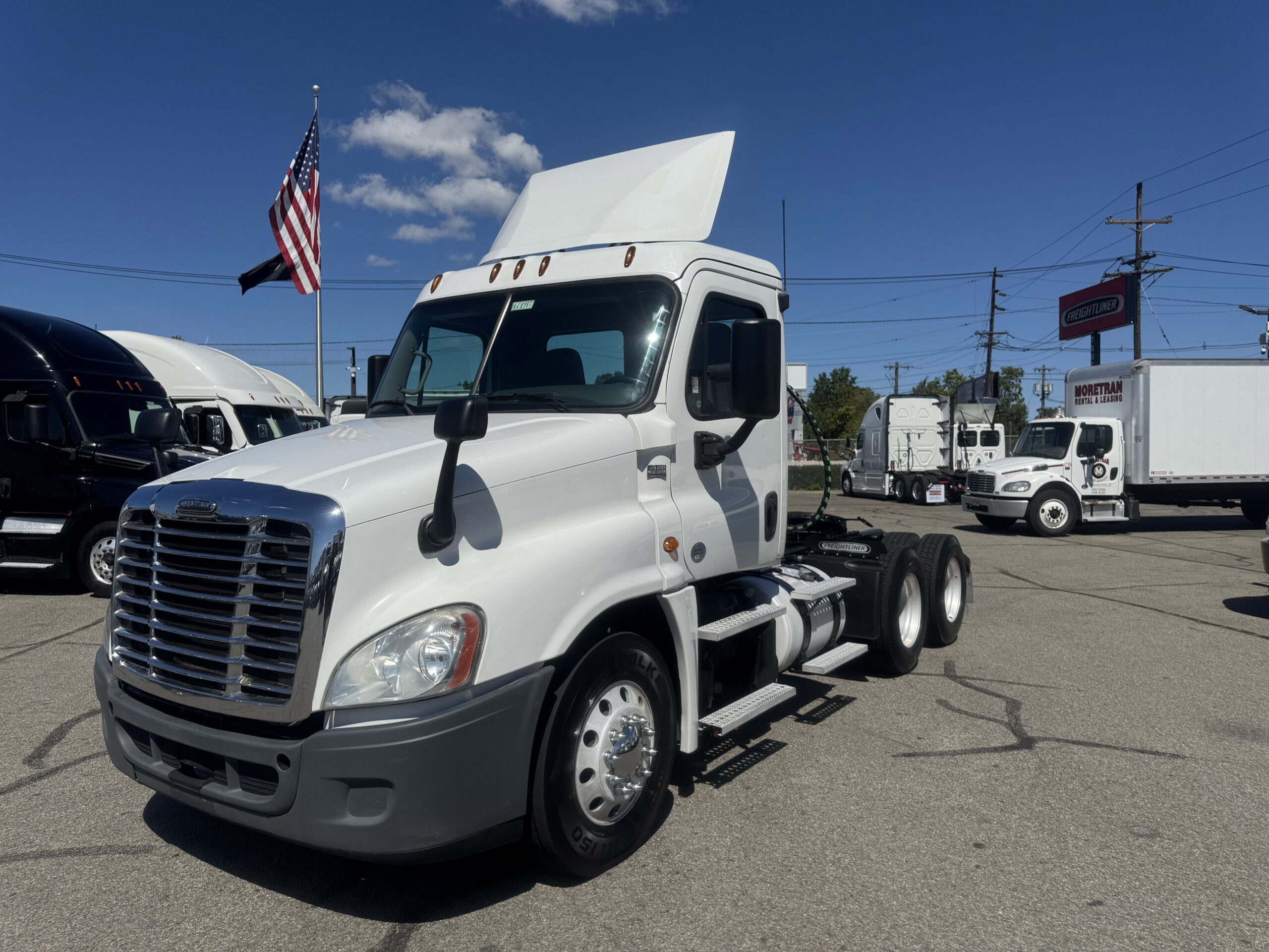 2017 FREIGHTLINER CASCADIA – Detroit DD13 – 450 HP – 10 sp Manual – 486k mi – Stock # EC6004-MLS