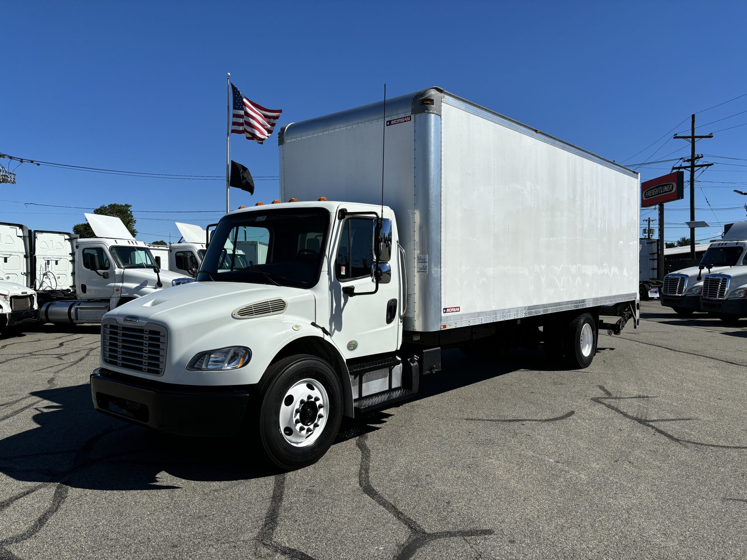 2014 FREIGHTLINER M2-106 – 26′ Box with Liftgate – Non CDL –189k Miles – Stock # EC6015