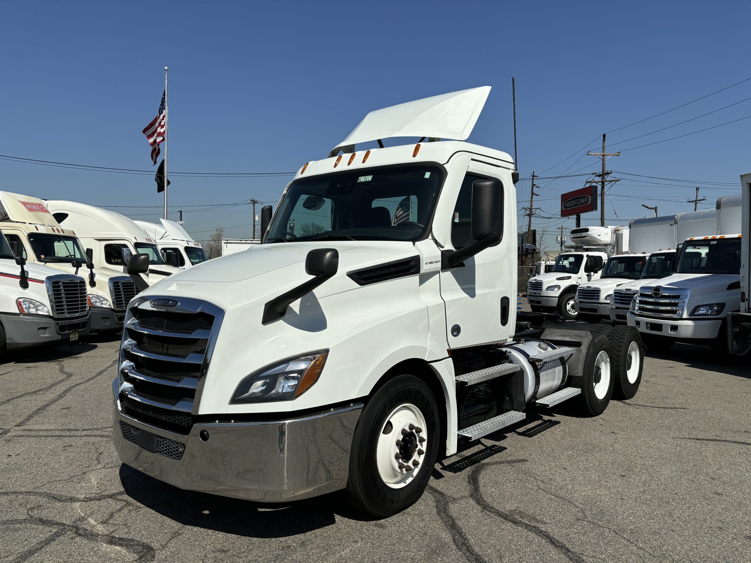 2021 Freightliner Cascadia 126 – Detroit DD13 -DT12 Auto – 286k miles – Stock # DB0182