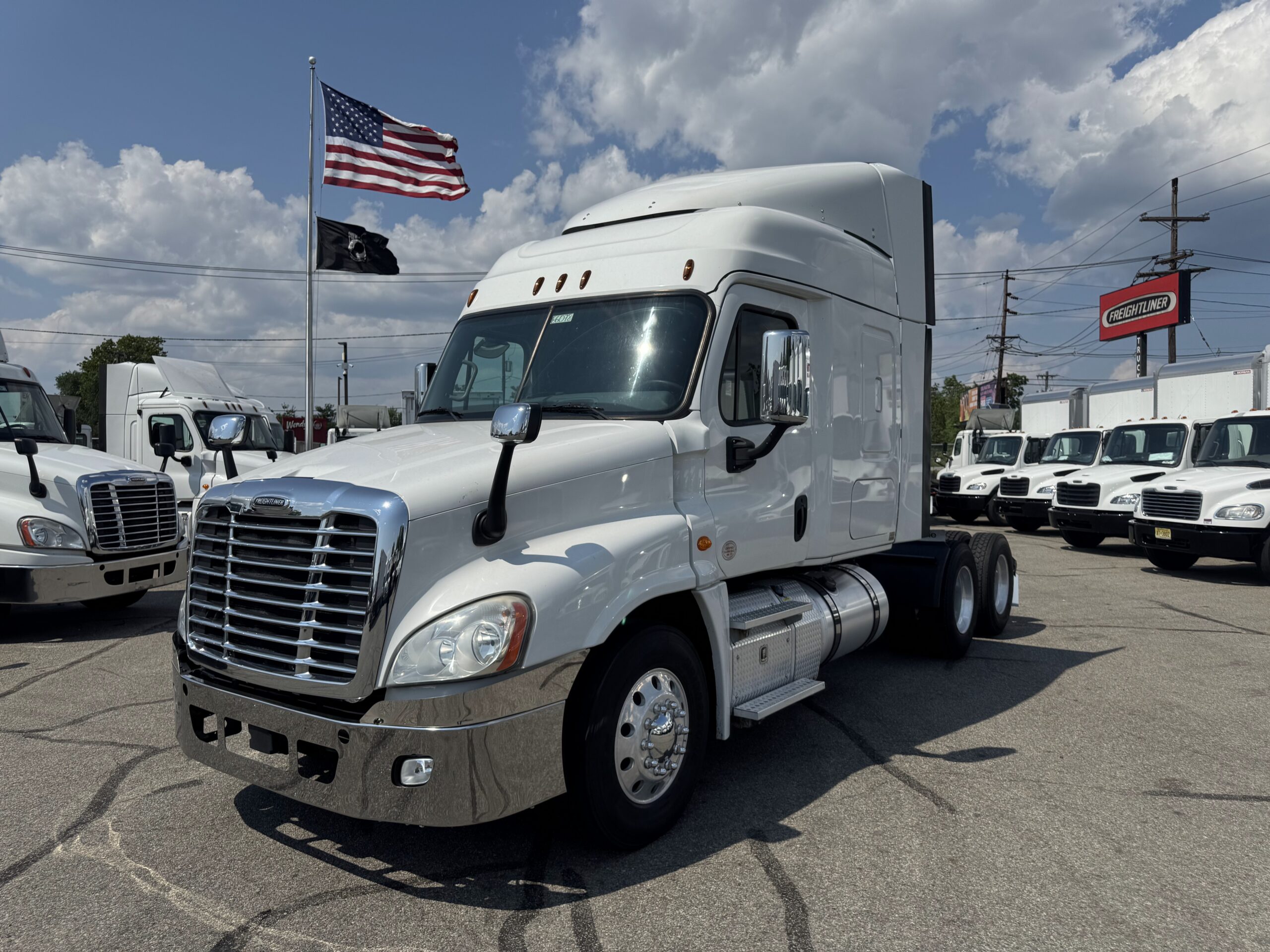 2018 Freightliner Cascadia Sleeper – DD13 – Auto Trans – 447k mi – Stock #EC6078