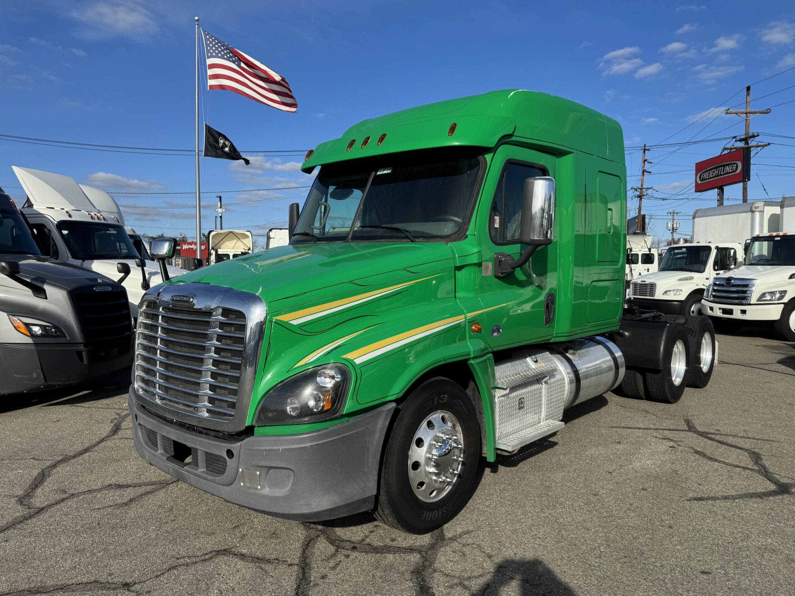 2016 Freightliner Cascadia Midroof XT- DD15 – 475 HP – 10 sp Manual – 412k mi – Stock #EC6109-MLC
