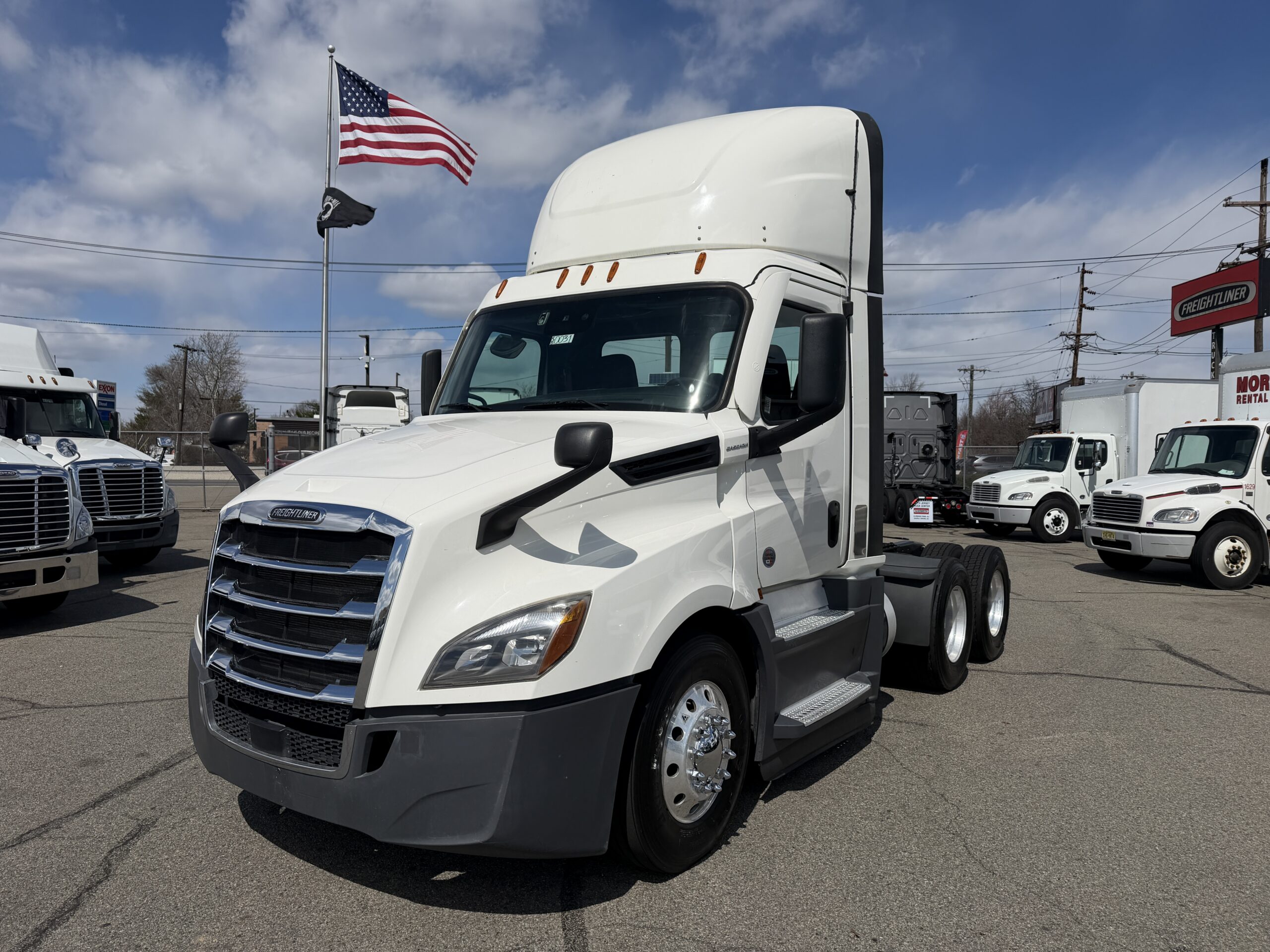 2021 Freightliner Cascadia 126 – Detroit DD13/DT12 Auto – 450 HP – Only 278k mi – New Tires – Stock #SB0031