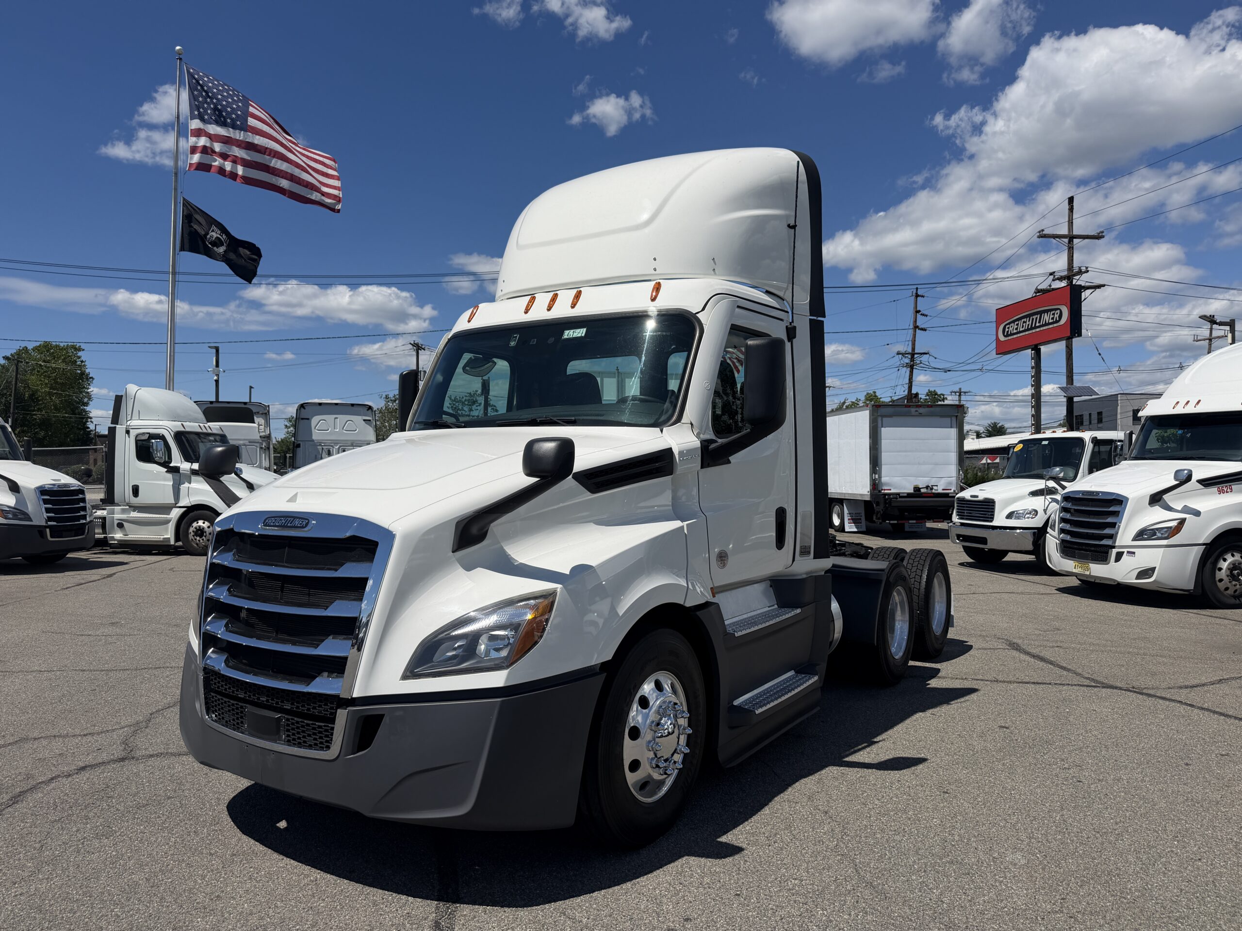 2021 Freightliner Cascadia 126 – Fed Ex Safety Compliant – Detroit DD13 – 450HP – Auto – 343k mi – New Tires & Warranty — Stock # EC6154