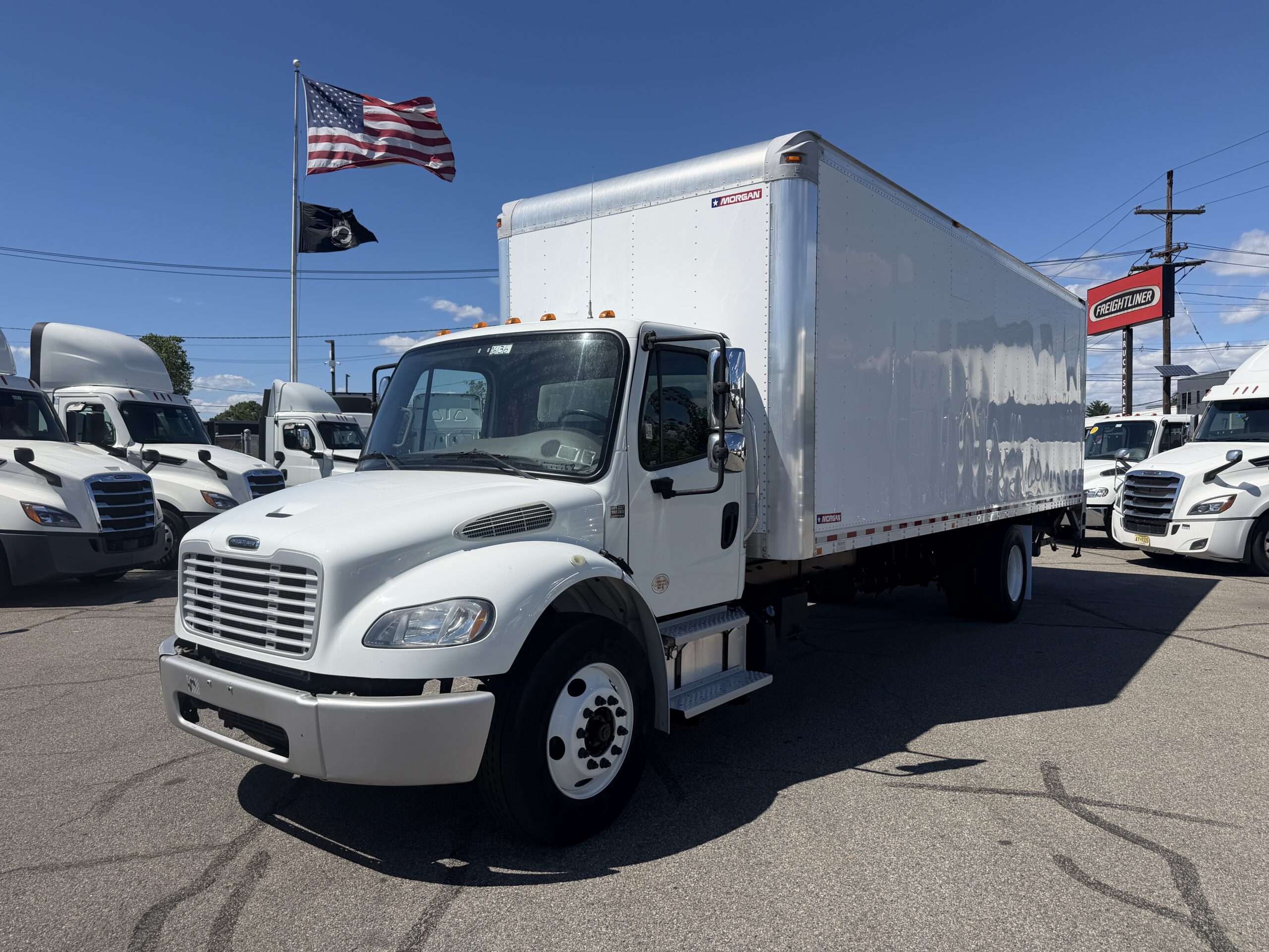 2019 Freightliner M2 – 26′ Box w/ LG – Non CDL – Cummins ISB – 240 HP – 140k mi- Stock #EC6136